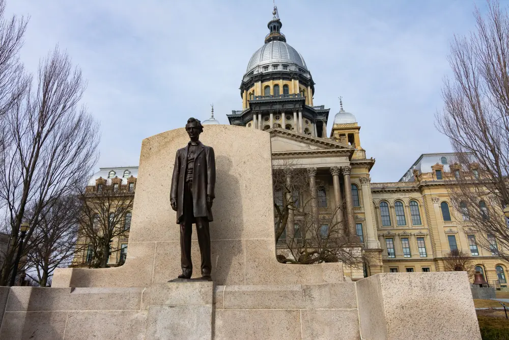 Illinois lawmakers punt on gambling bill in fall session