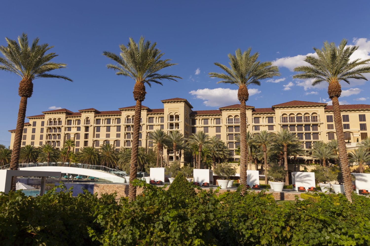 Green Valley Ranch Resort in Henderson unveils $200 million room project —  CDC Gaming, image size:1500x1000