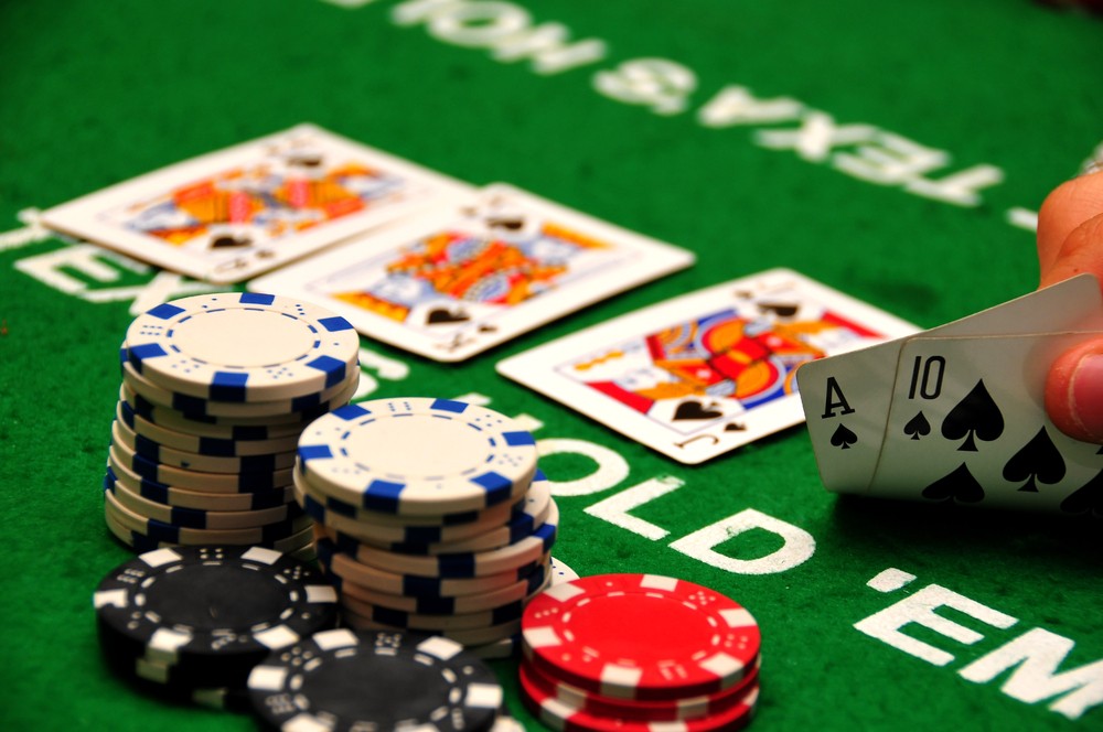 Connecticut: Foxwoods offers reserved tables, in-game poker instruction