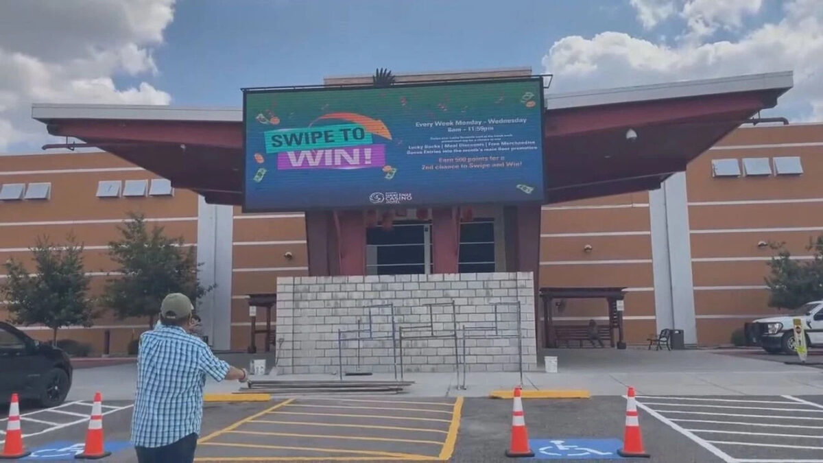 Texas: Concrete wall erected at Kickapoo Lucky Eagle Casino 17 days after deadly shooting