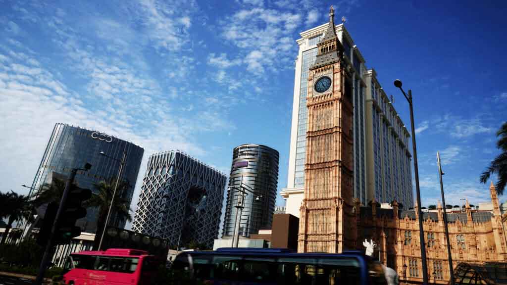 Earnings growth and rising tourism to drive widespread deleveraging for Asia-facing operators, most pronounced in Macau