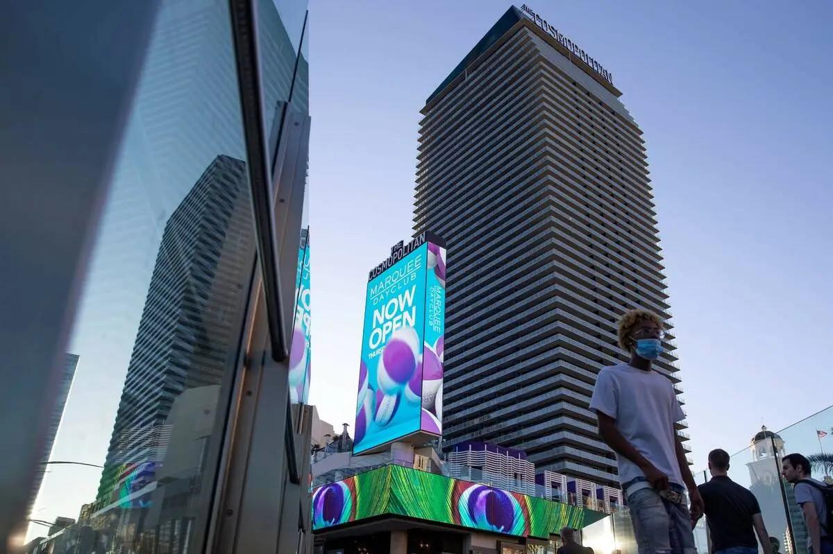 Las Vegas: Tourist ‘violently thrown to the ground’ at Cosmopolitan, lawsuit claims