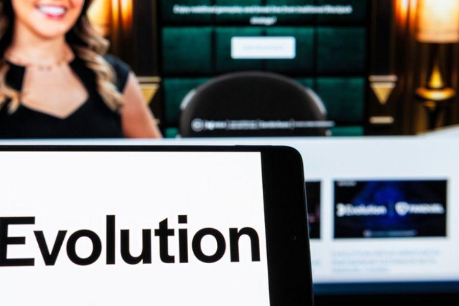 Kenneth Dart makes mandatory offer for Evolution