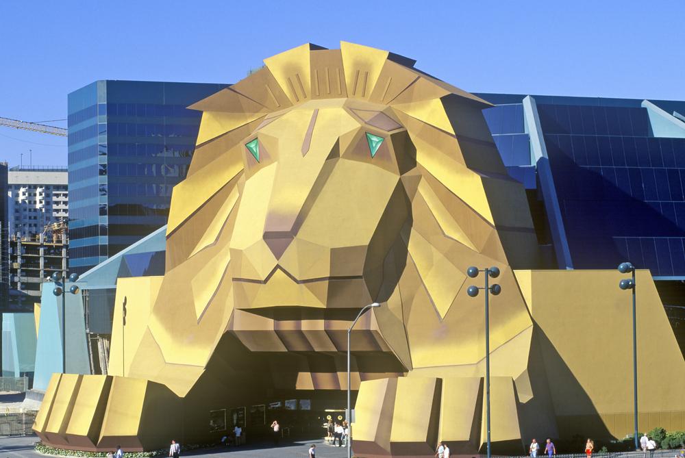 Replica,Of,Lion,At,The,Entrance,Of,The,Mgm,Grand