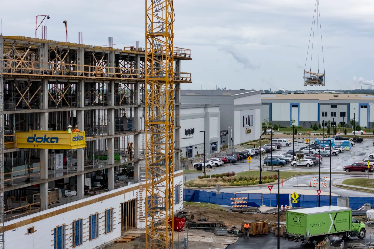 Illinois: Hotel and major retailers springing up along the interstate at new Hollywood Casino Joliet development