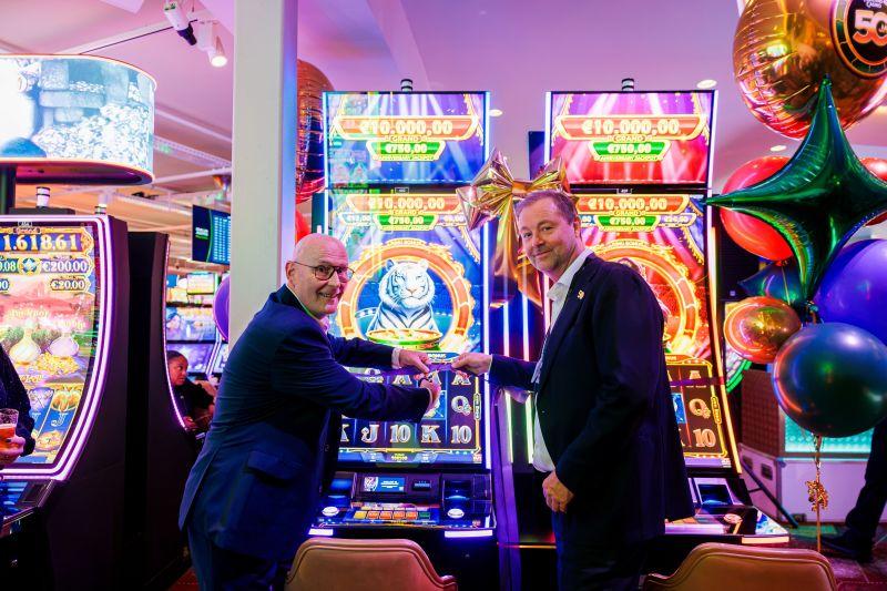 「IGT、オランダカジノ50周年記念スロットの導入を発表」の関連写真